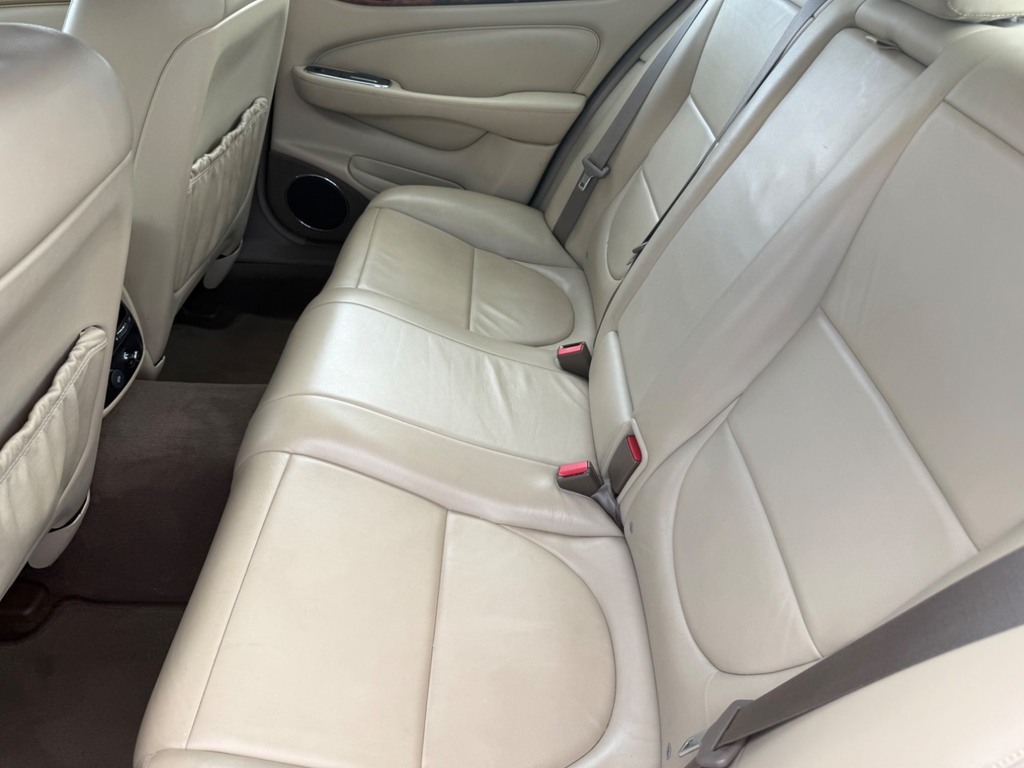 Jaguar XJ Vehicle Details Price - 5995 Make Jaguar Model Black #34