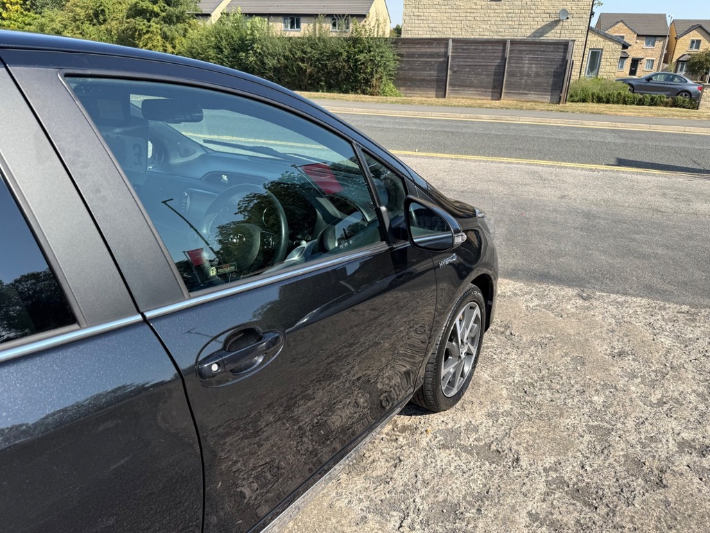 Toyota Yaris 1.5 Hybrid Icon Cvt Blue #12