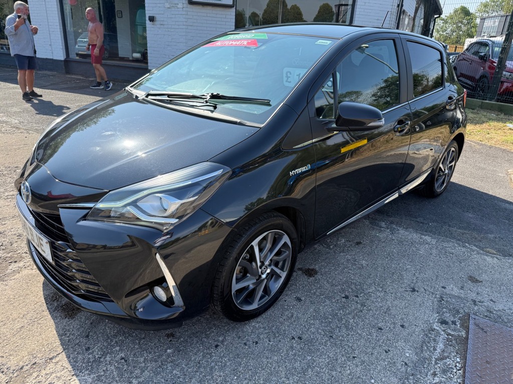 Toyota Yaris 1.5 Hybrid Excel Cvt Black