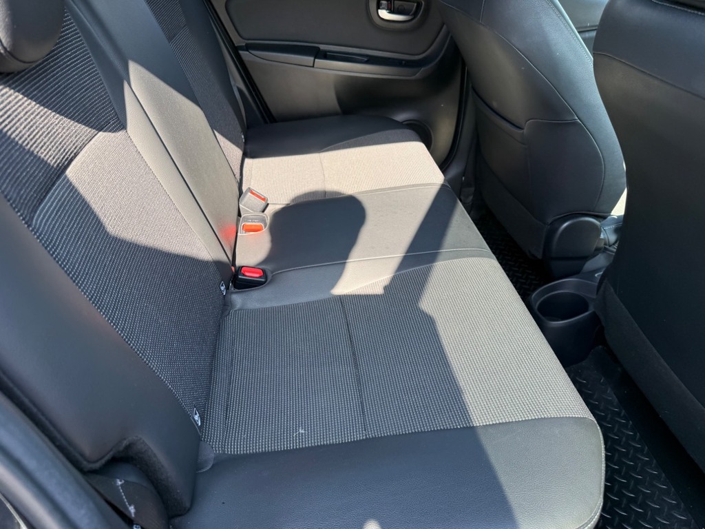 Toyota Yaris 1.5 Hybrid Icon Cvt Blue #32