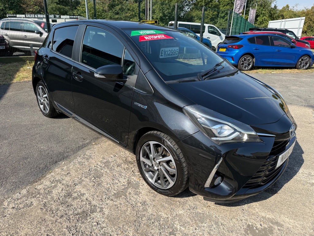 Toyota Yaris 1.5 Hybrid Excel Cvt Black #3