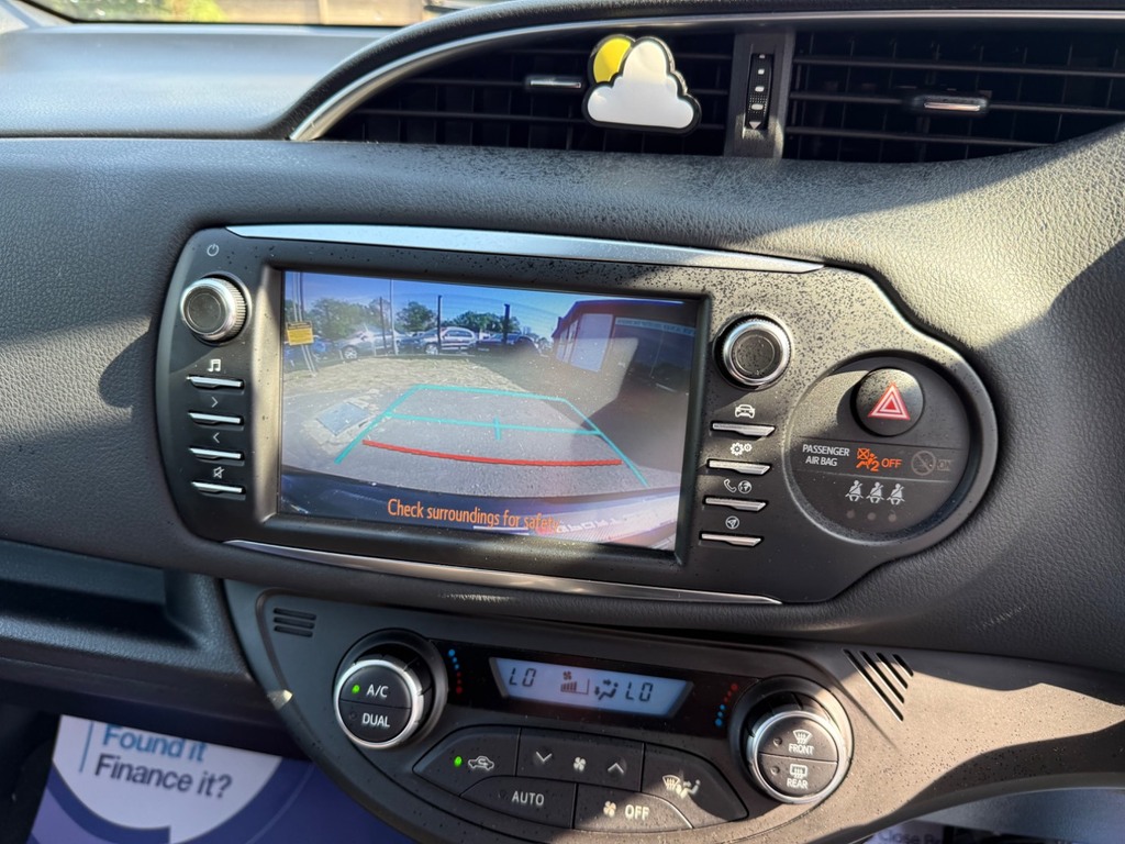 Toyota Yaris 1.5 Hybrid Icon Cvt Blue #30