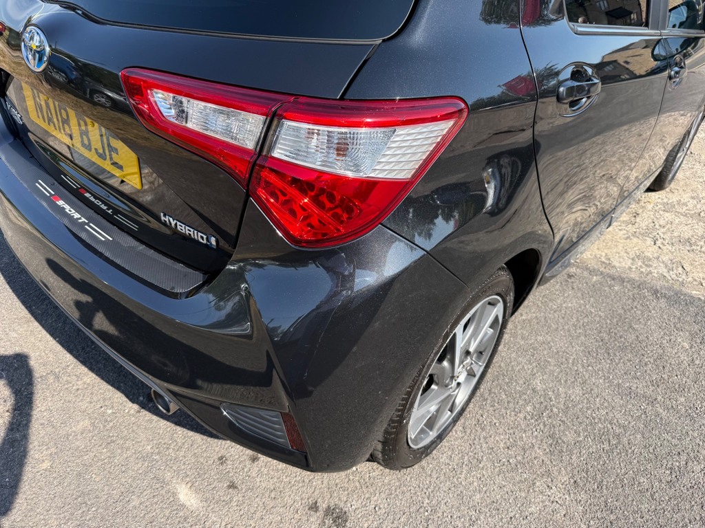 Toyota Yaris 1.5 Hybrid Icon Cvt Blue #20