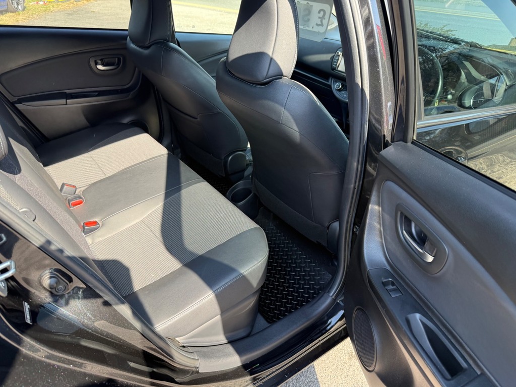 Toyota Yaris 1.5 Hybrid Icon Cvt Blue #31