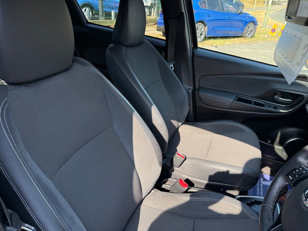 Toyota Yaris 1.5 Hybrid Icon Cvt Blue #21