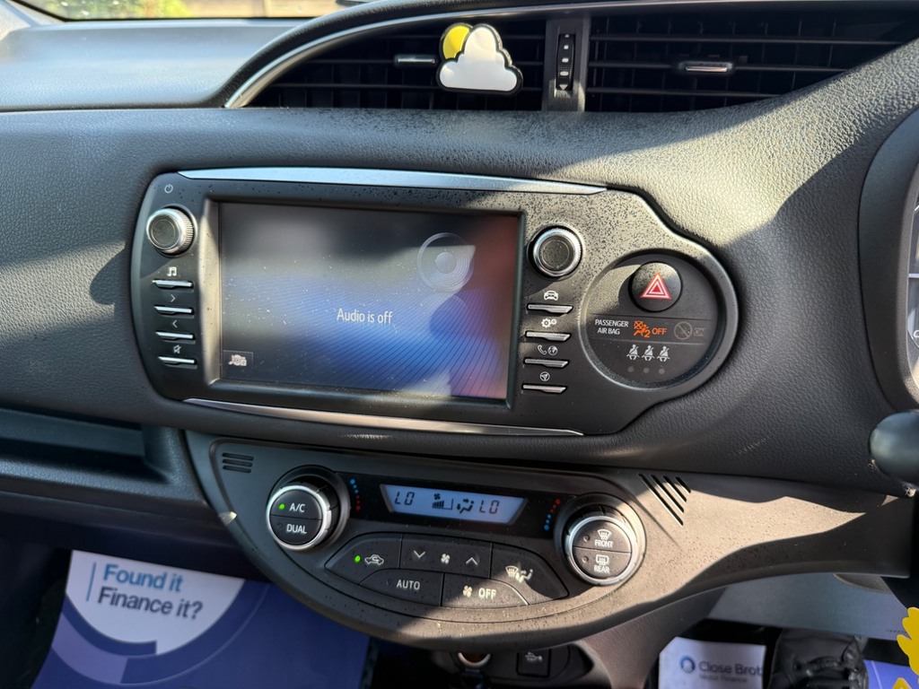 Toyota Yaris 1.5 Hybrid Icon Cvt Blue #26