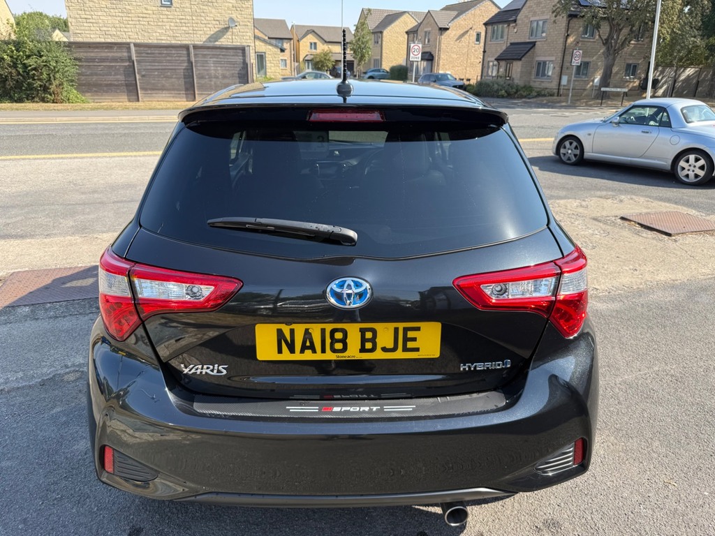 Toyota Yaris 1.5 Hybrid Excel Cvt Black #5