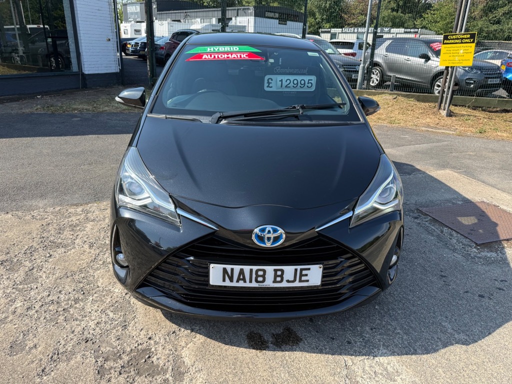 Toyota Yaris 1.5 Hybrid Excel Cvt Black #2