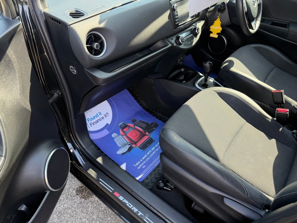 Toyota Yaris 1.5 Hybrid Icon Cvt Blue #39