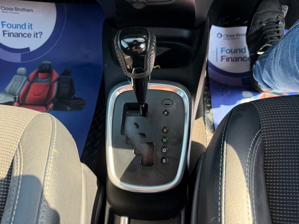Toyota Yaris 1.5 Hybrid Icon Cvt Blue #28