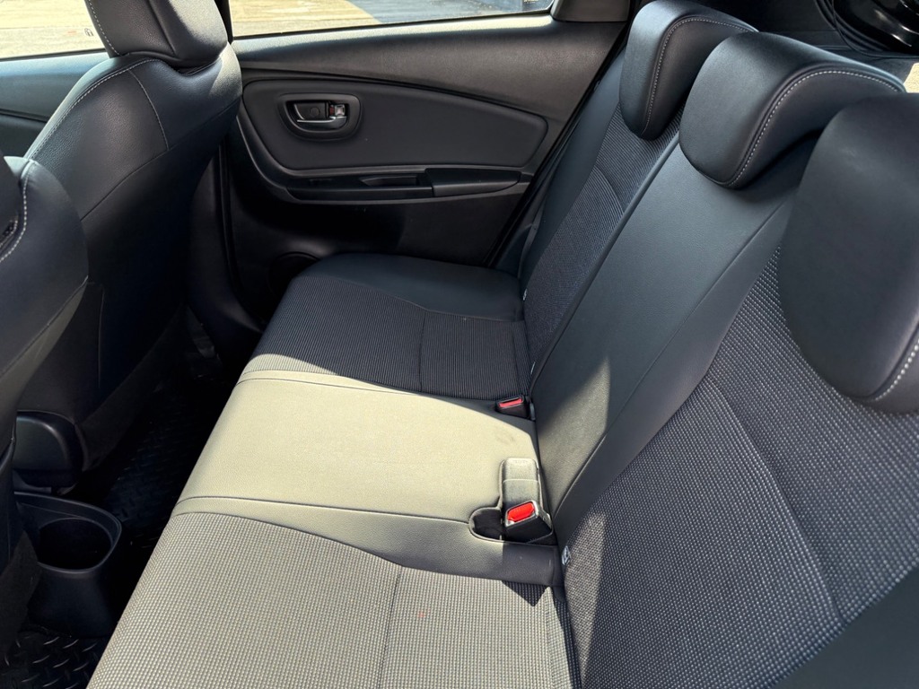 Toyota Yaris 1.5 Hybrid Icon Cvt Blue #37
