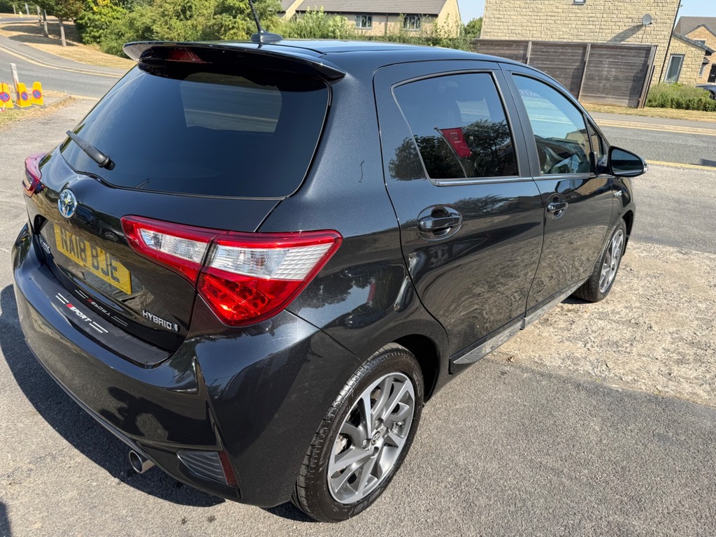 Toyota Yaris 1.5 Hybrid Excel Cvt Black #6