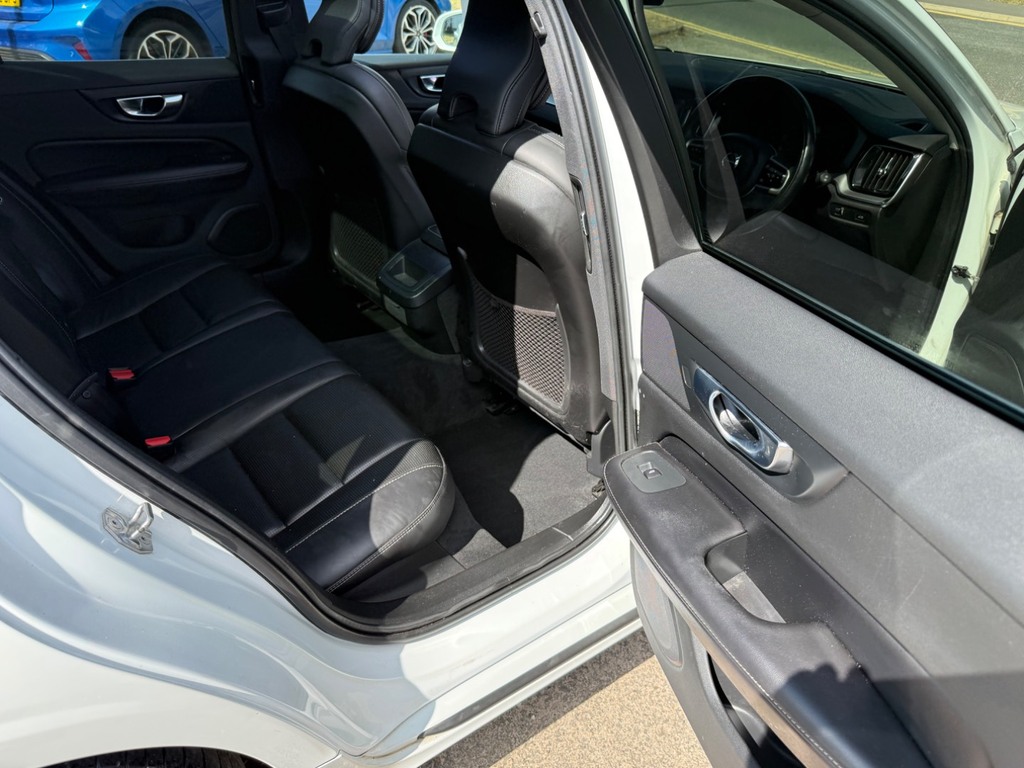 Volvo V60 2.0 B4 Mhev Momentum Estate Hybrid Red #31