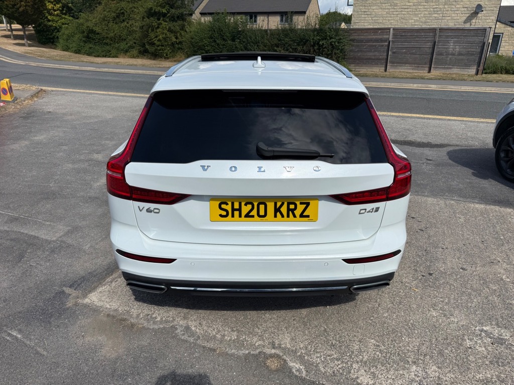 Volvo V60 2.0 D4 190 Inscription Plus White #6