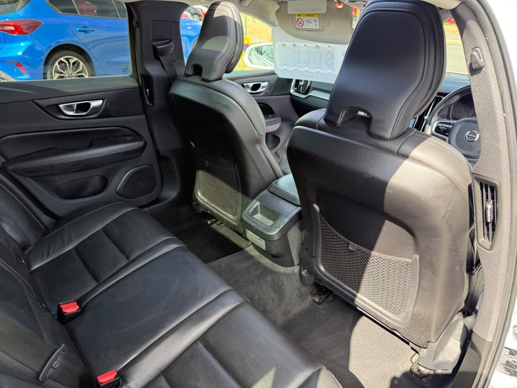 Volvo V60 2.0 B4 Mhev Momentum Estate Hybrid Red #34