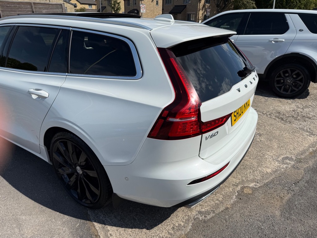 Volvo V60 2.0 B4 Mhev Momentum Estate Hybrid Red #15