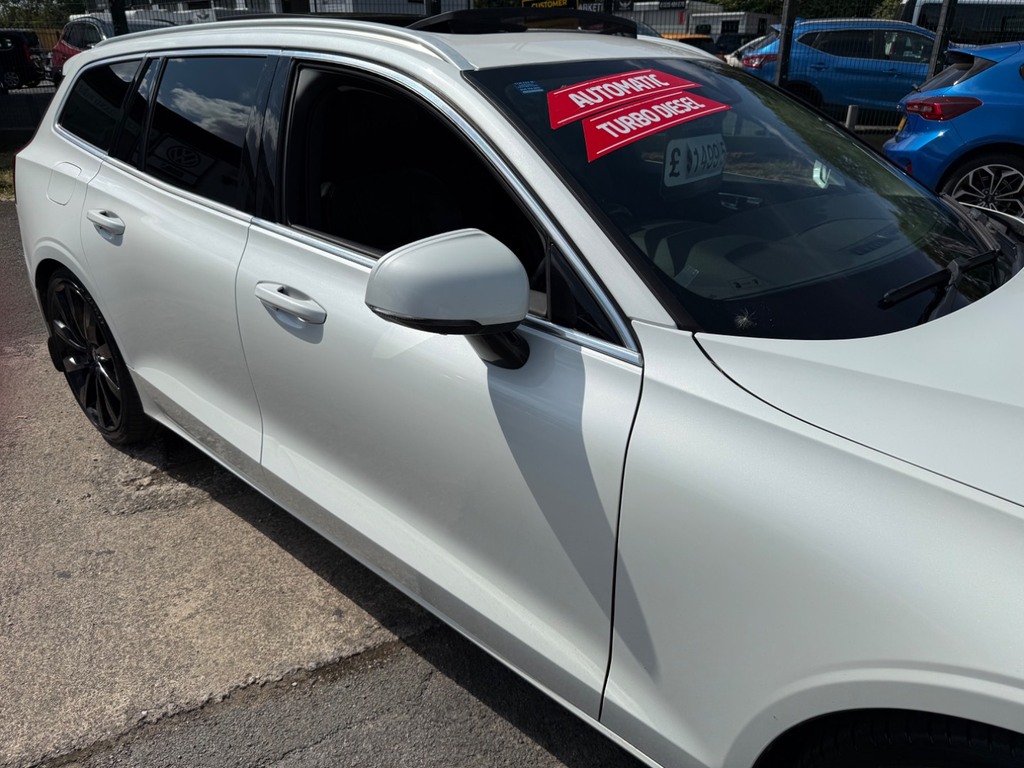 Volvo V60 2.0 B4 Mhev Momentum Estate Hybrid Red #7