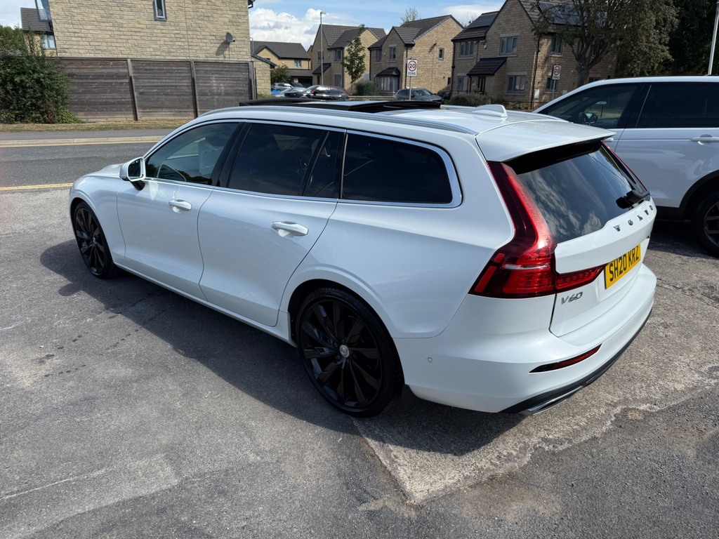 Volvo V60 2.0 D4 190 Inscription Plus White #4