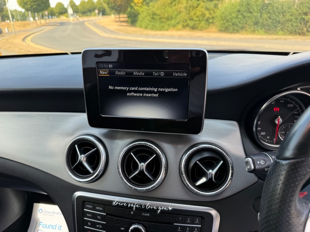 Mercedes-Benz CLA Class Saloon 1.3 Cla180 Amg Line - Heated Leatherna White #27