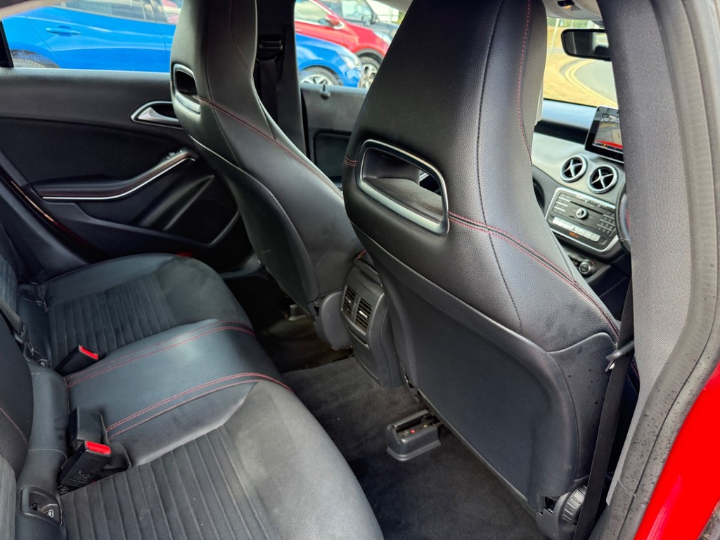 Mercedes-Benz CLA Class Saloon 1.3 Cla180 Amg Line - Heated Leatherna White #31