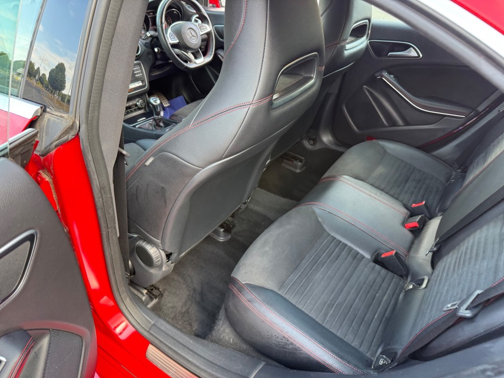 Mercedes-Benz CLA Class Saloon 1.3 Cla180 Amg Line - Heated Leatherna White #37
