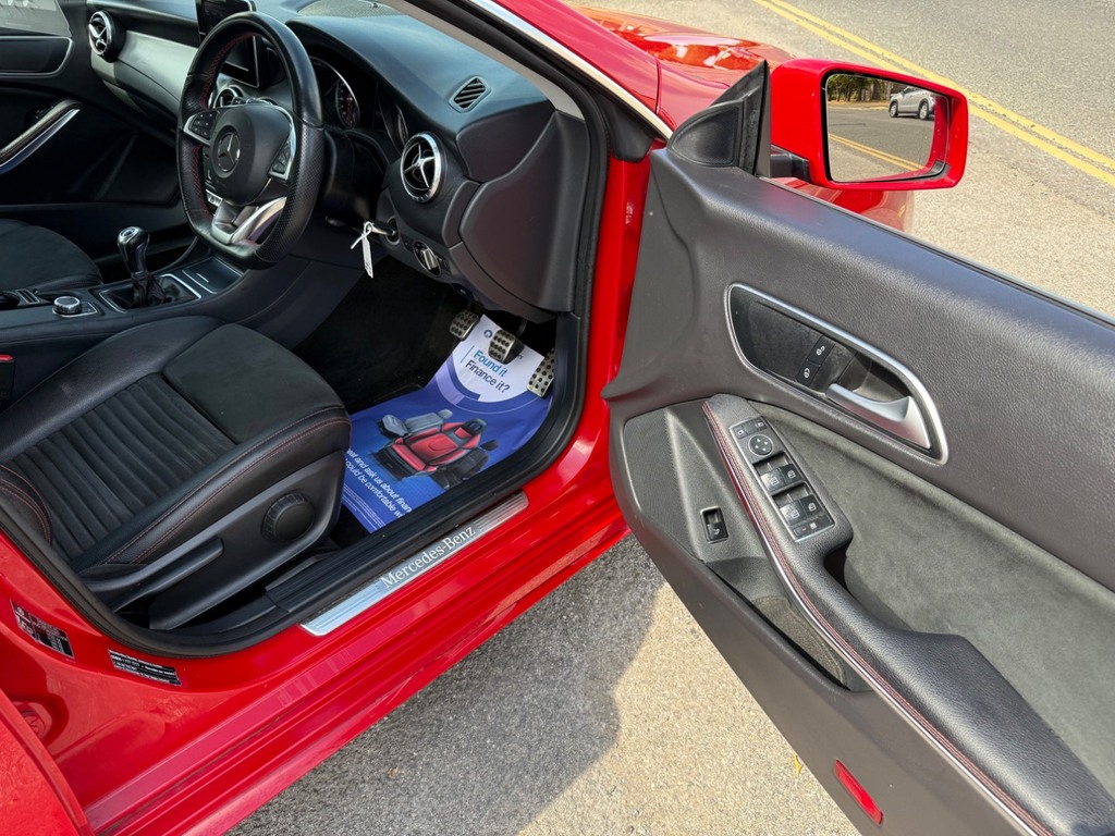 Mercedes-Benz CLA Class Saloon 1.3 Cla180 Amg Line - Heated Leatherna White #20