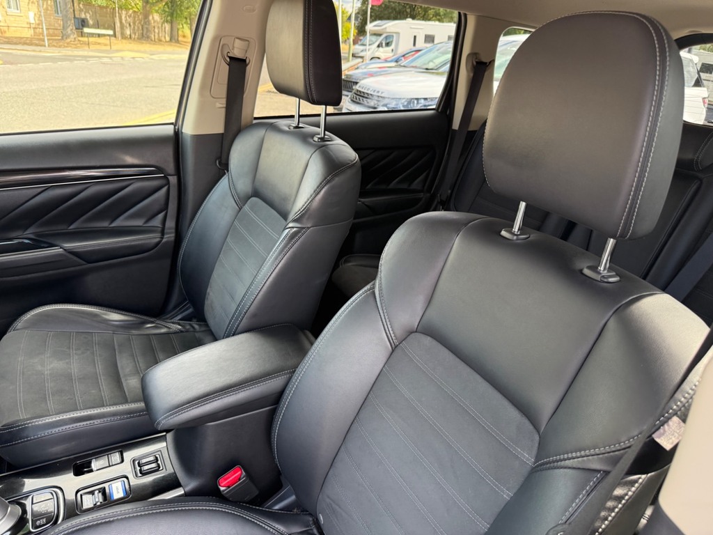 Mitsubishi Outlander 2.0 Mivec Juro Suv Cvt 4Wd Euro 6 Ss Black #44