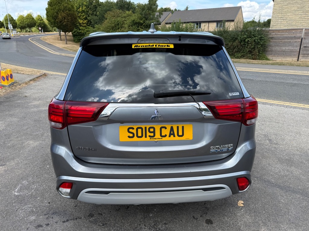 Mitsubishi Outlander 2.4 Phev Juro Grey #4