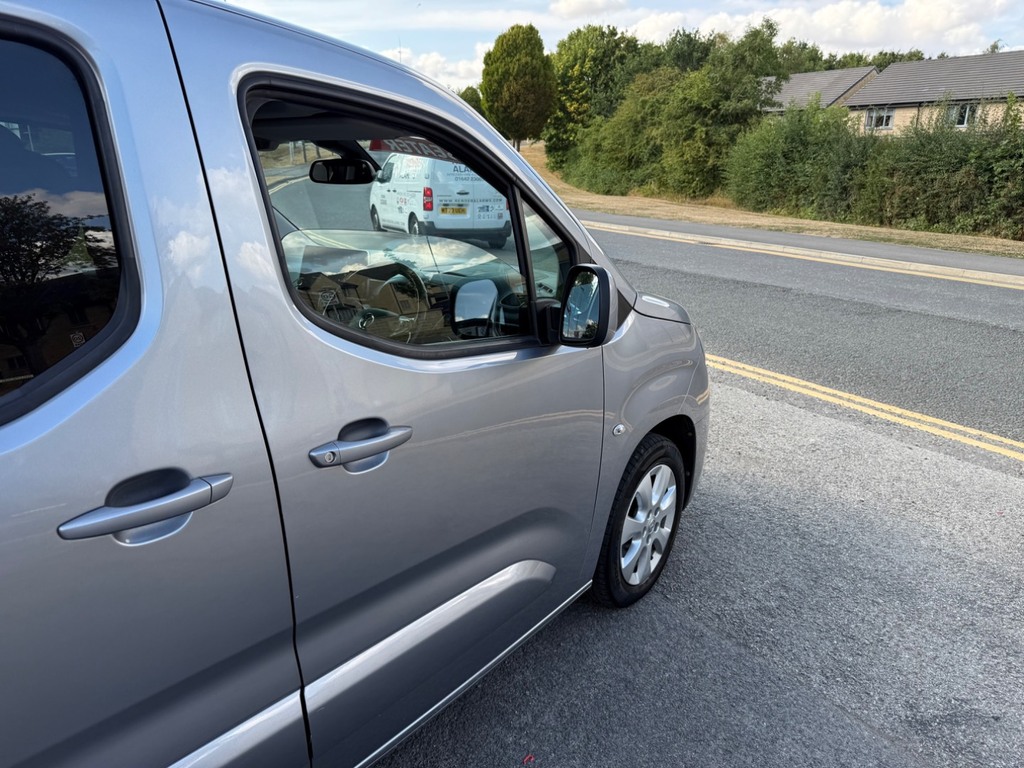 Vauxhall Combo Life 1.2I Turbo 130 Ps Elite Mpv 7-Seat Blue #9