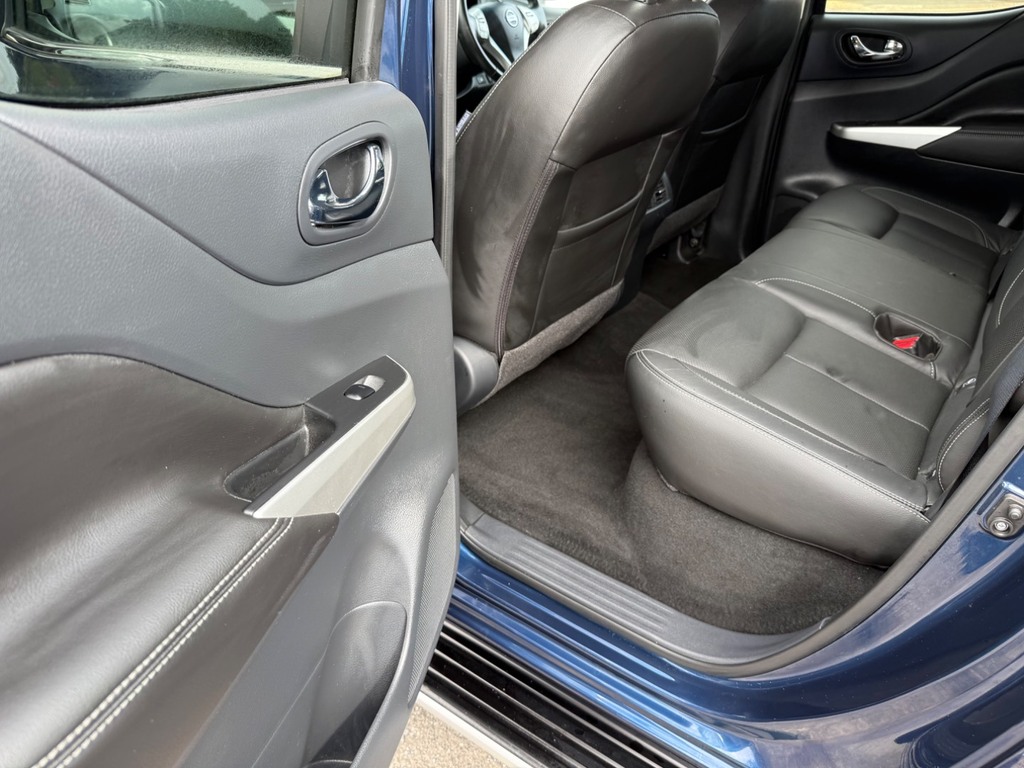 Nissan Navara 2.3 Dci Tekna Double Cab Pickup 4Wd Euro 5 Black #38