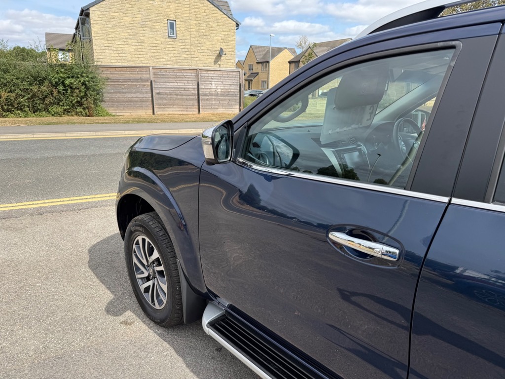 Nissan Navara 2.3 Dci Tekna Double Cab Pickup 4Wd Euro 5 Black #12