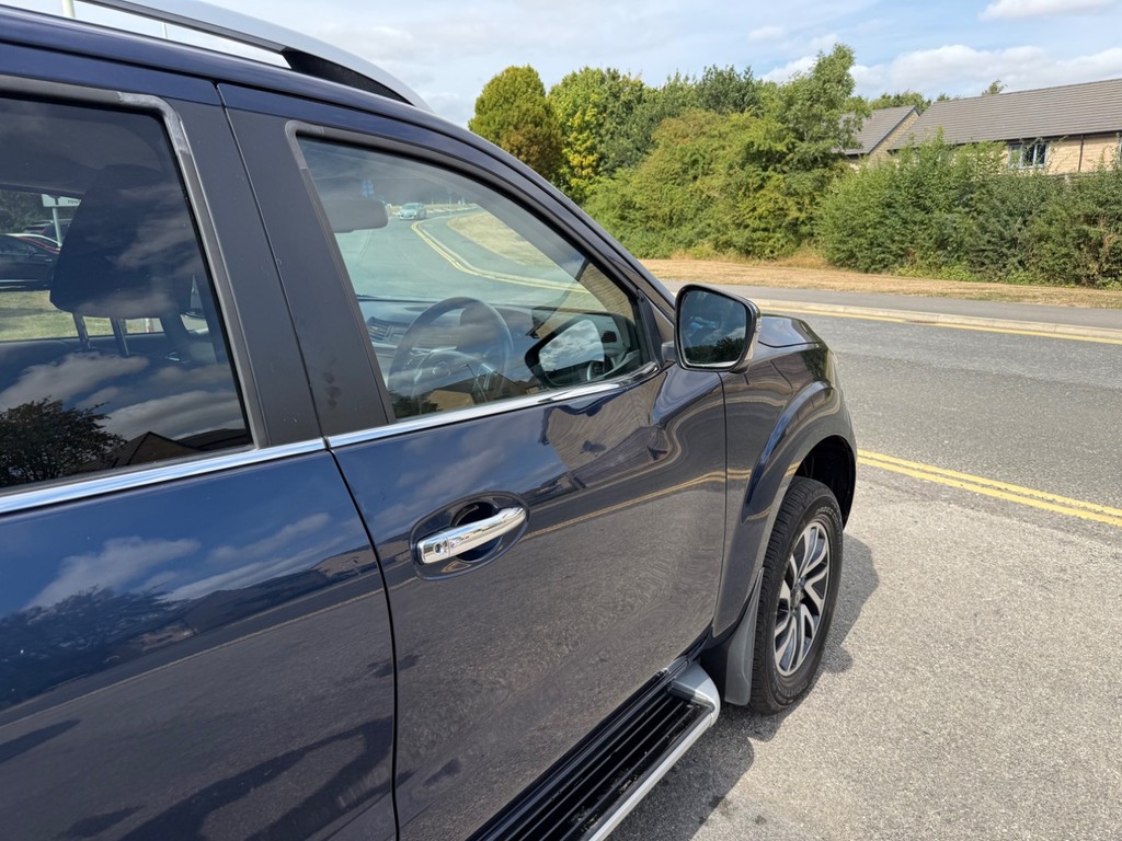 Nissan Navara 2.3 Dci Tekna Double Cab Pickup 4Wd Euro 5 Black #8