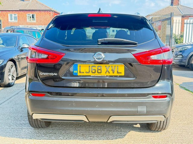 Nissan Qashqai 1.5 Dci Tekna Euro 6 S S LJ68XVL Black #4
