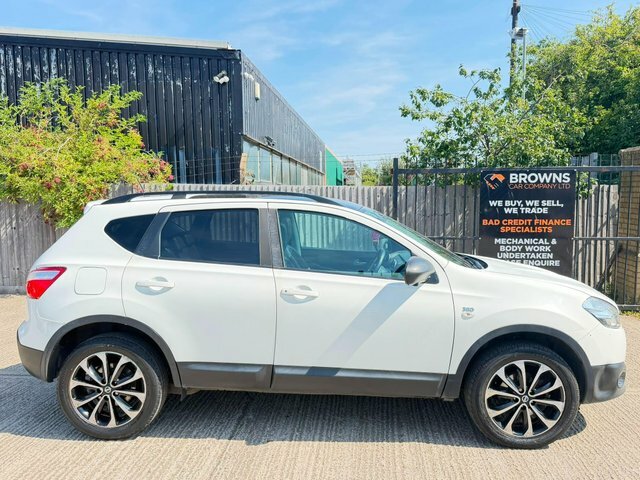 Nissan Qashqai Tekna Silver #2