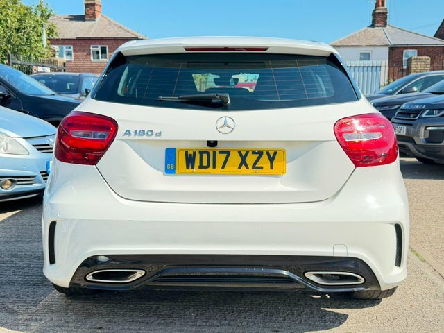 Mercedes-Benz A Class 1.5 A180d Amg Line Euro 6 S S White #4