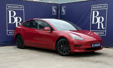 Tesla Model 3 Saloon 4dr Electric Red