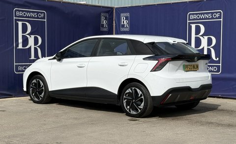 MG MG4 64Kwh Se Long White #6