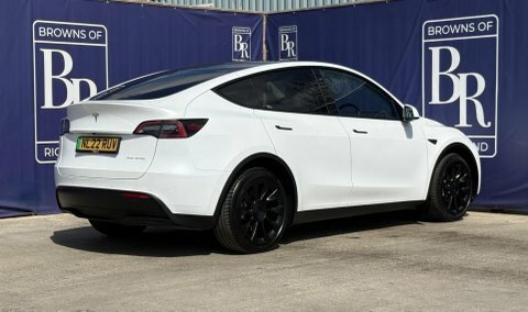 Tesla Model Y Dual Motor Long NL22RUV White #4