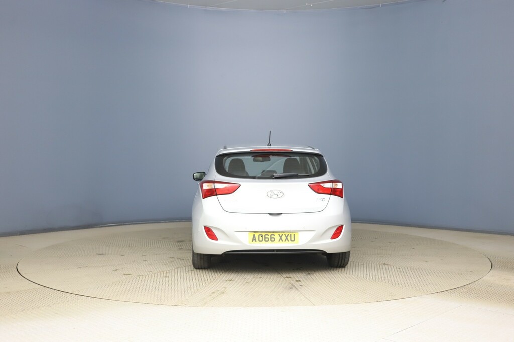 Hyundai I30 1.6 Crdi Blue Drive Se 108 Bhp Euro6 Ulez Comp Silver #3