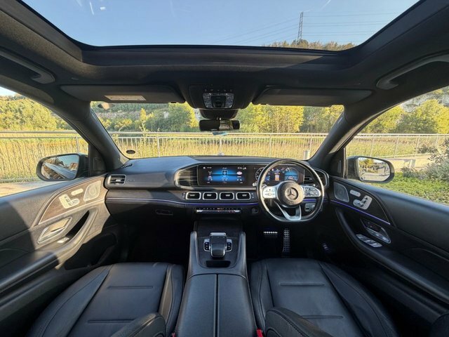 Mercedes-Benz GLE Class Gle300d Amg Line Premium Black #2