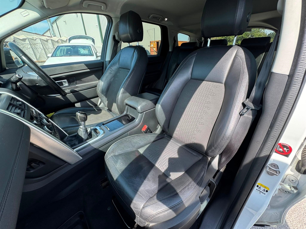 Land Rover Discovery Sport 2L Hse Black Black #51
