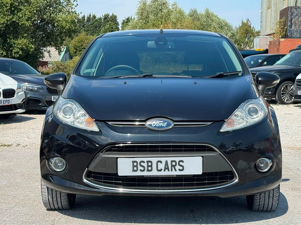 Ford Fiesta 1.6 Metal Hatchback 139 G Km 13 White #2