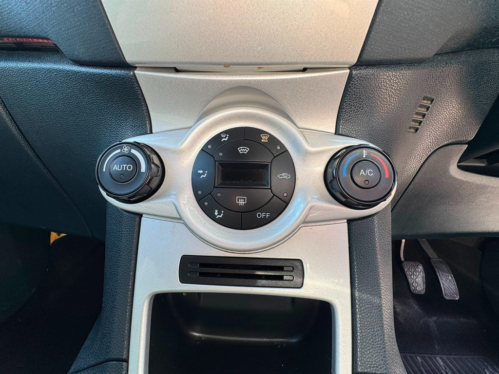 Ford Fiesta 1.6 Metal Hatchback 139 G Km 13 White #43