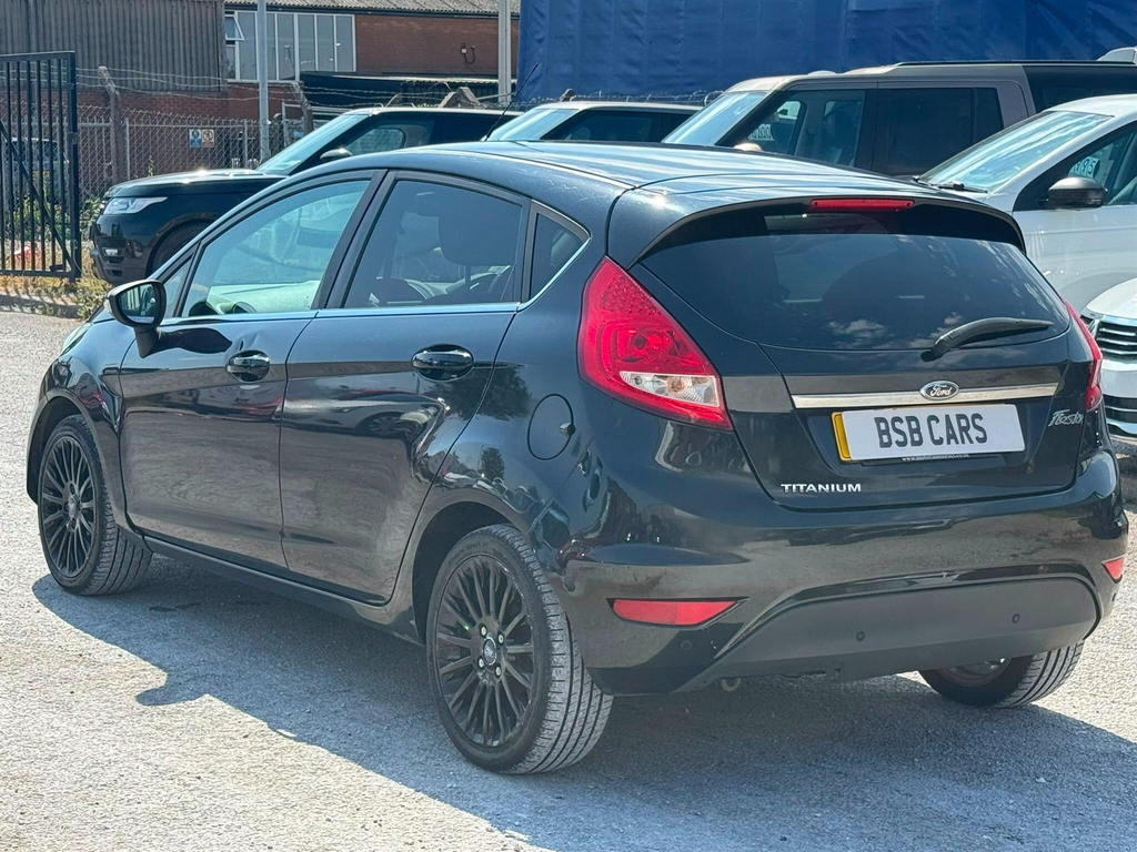 Ford Fiesta 1.6 Metal Hatchback 139 G Km 13 White #4