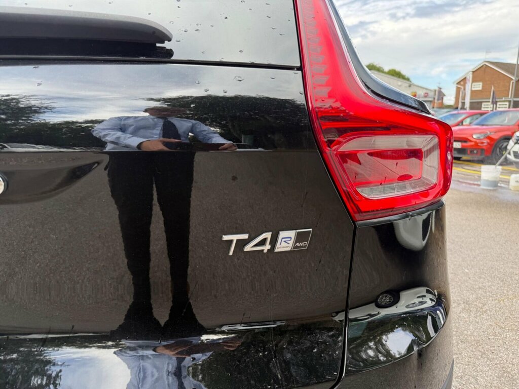 Volvo XC40 T3 R-design Pro 163 Big Spec Finance From 8. Blue #38