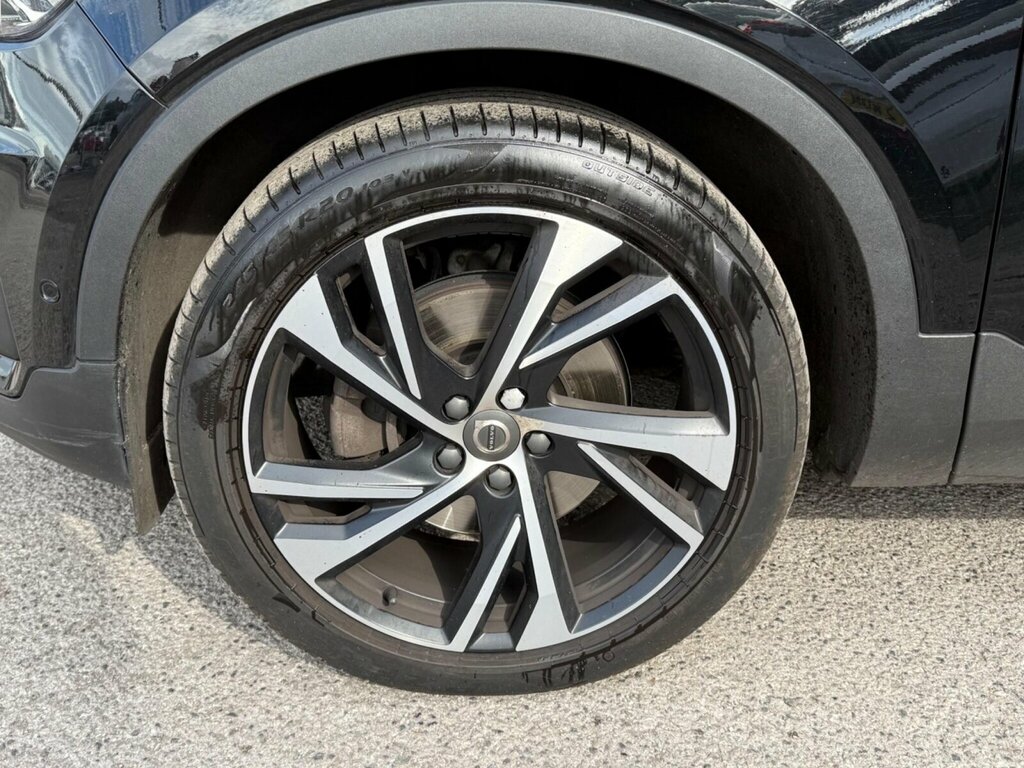 Volvo XC40 T3 R-design Pro 163 Big Spec Finance From 8. Blue #17