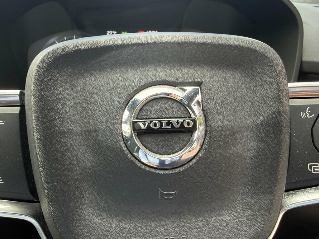 Volvo XC40 T3 R-design Pro 163 Big Spec Finance From 8. Blue #23