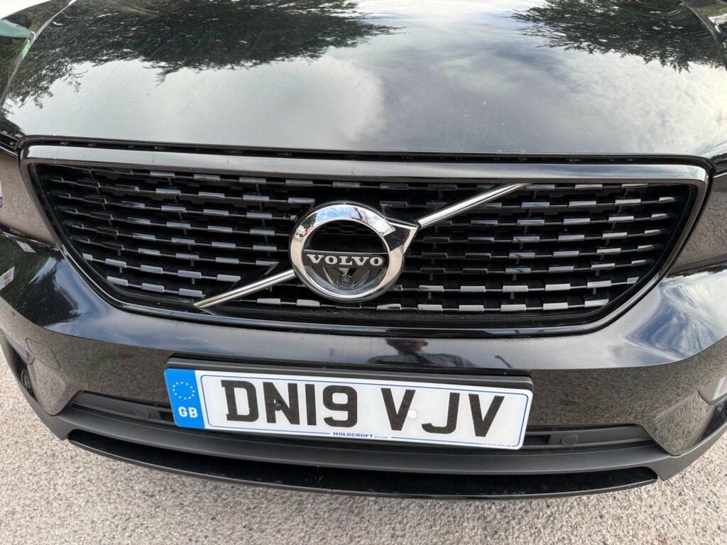 Volvo XC40 T3 R-design Pro 163 Big Spec Finance From 8. Blue #41