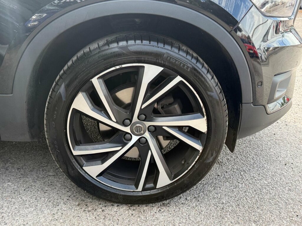 Volvo XC40 T3 R-design Pro 163 Big Spec Finance From 8. Blue #16