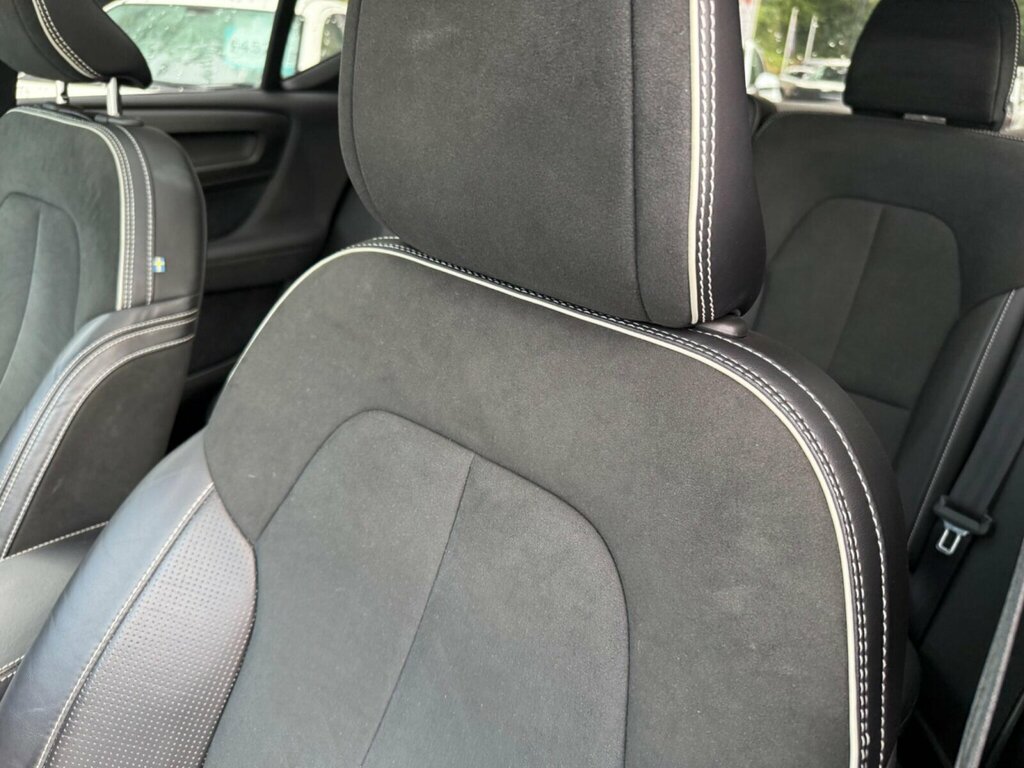 Volvo XC40 T3 R-design Pro 163 Big Spec Finance From 8. Blue #36